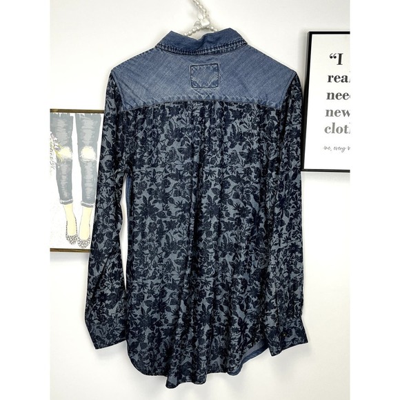 Rails Chambray Button Down with Floral Detailing SZ S - Picture 6 of 7